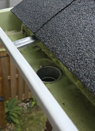 gutter-cleaning-comparation-03